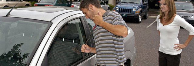 How to Unlock a Car Door – How to Undo a Lockout